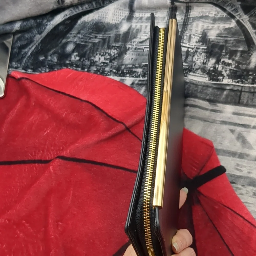 Vince camuto leather clutch